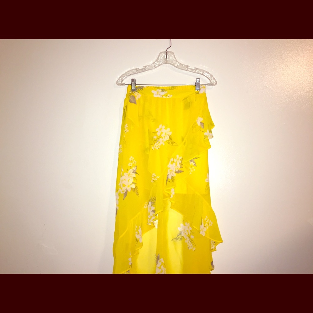 Cut-off slit skirt